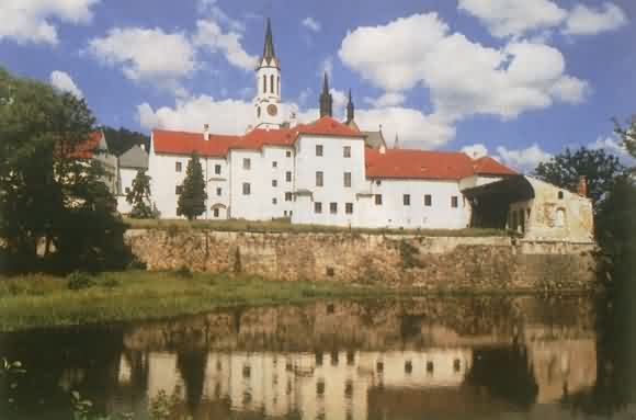 Vyšší Brod - honosný klášter