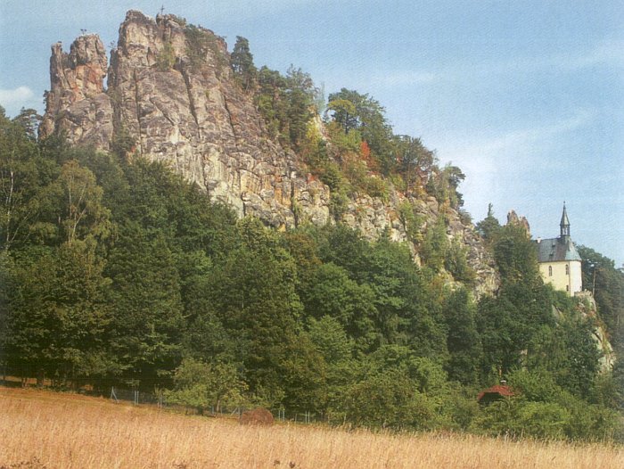 Malá Skála - zřícenina skalního hradu