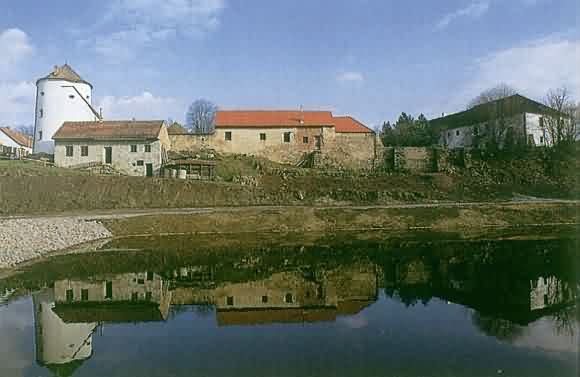 Vesnická pevnost Žumperk