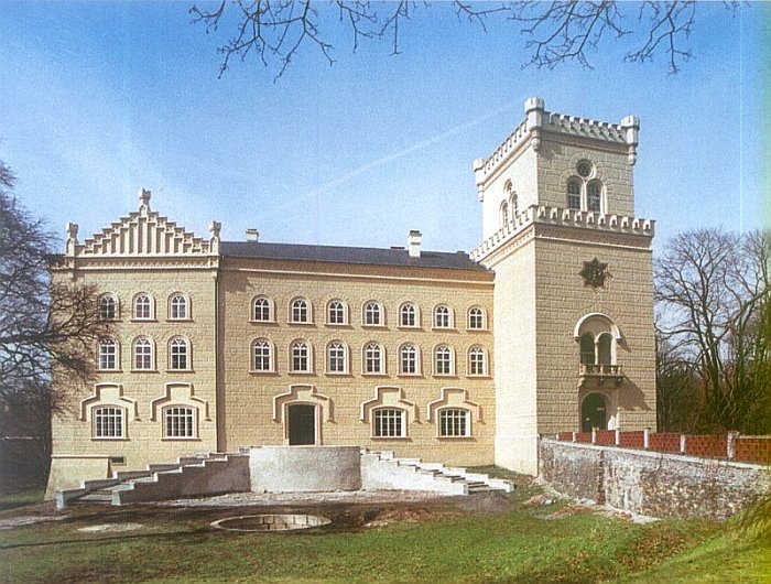 Chyše - novogotický zámek