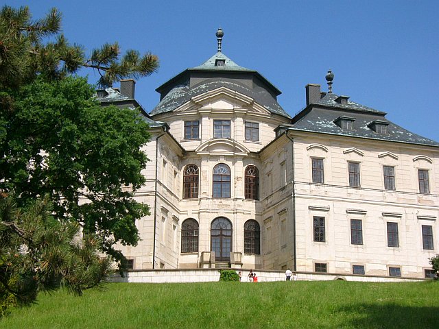 Zámek Karlova Koruna