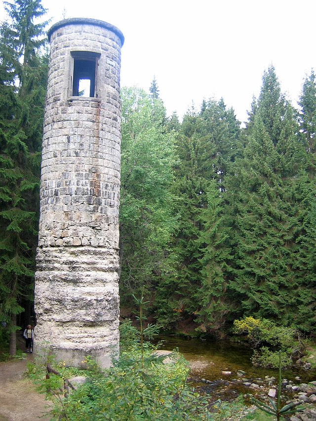 Věž s výpustí (šoupačková šachta)