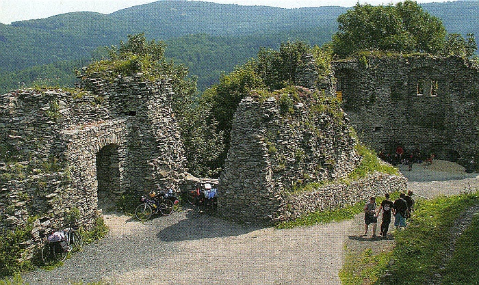 zřícenina Tolštejn