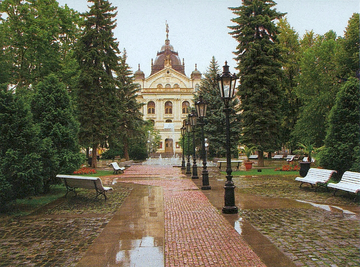 Fontána a štátne divadlo v Košiciach