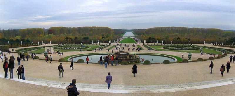 pohled na zahrady a Velký kanál